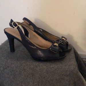 Karen Scott navy peep toe pumps with gold detail